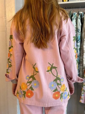 Piper Ratliff The White Lotus S03 Sarah Catherine Hook Embroidery Shirt