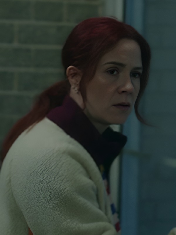 Resident Alien S04 Alice Wetterlund Side Striped Sherpa Jacket